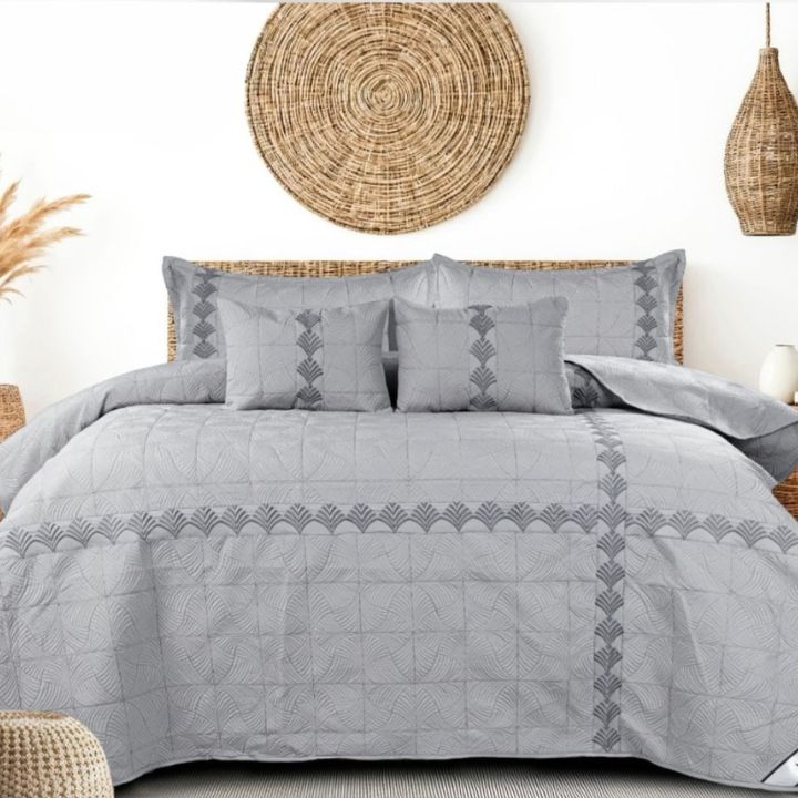 EMBROIDERIED King Size Quilted Bedcover Set of 5 - The Gharnish - A Unit of Satkala Creations