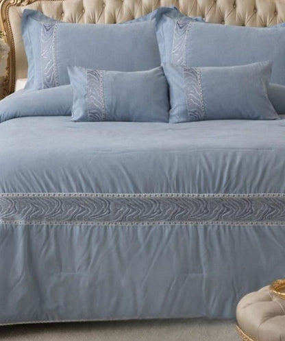 Luxury king size comforter set by The Gharnish, soft and plush bedding with four pieces for all-season comfort.