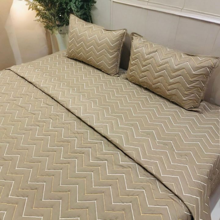 Paradise embroidered king size quilted bedcover set