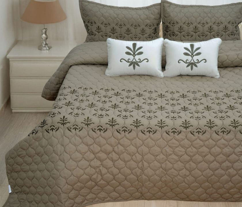 Premium Scarlet Double Bed Quilted Bedcover 5 Pcs Bedding Set - The Gharnish - A Unit of Satkala Creations