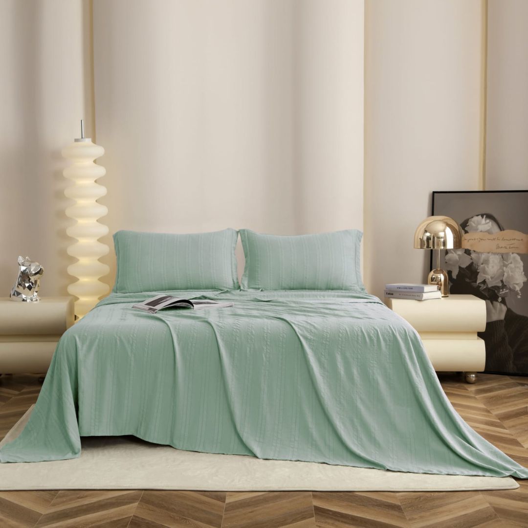 Premium bedding bedsheet 3-piece set in soft English colors by The Gharnish, featuring a cozy fabric and elegant design.