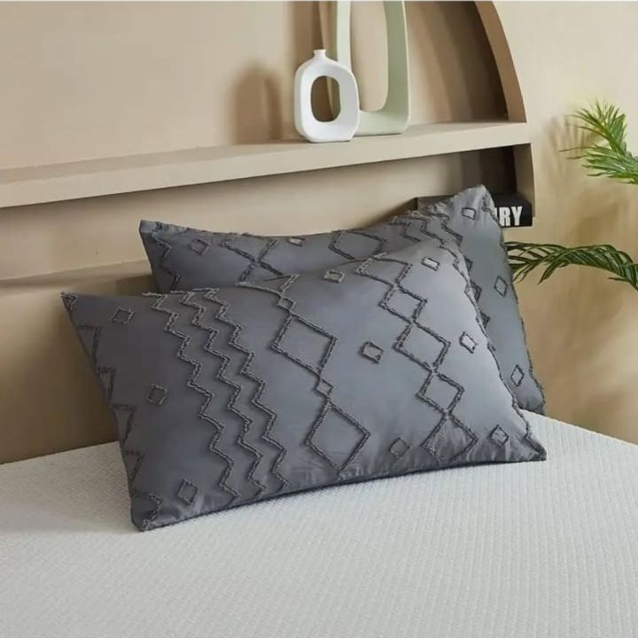 King Size Tuffted Bedcover - The Gharnish - A Unit of Satkala Creations