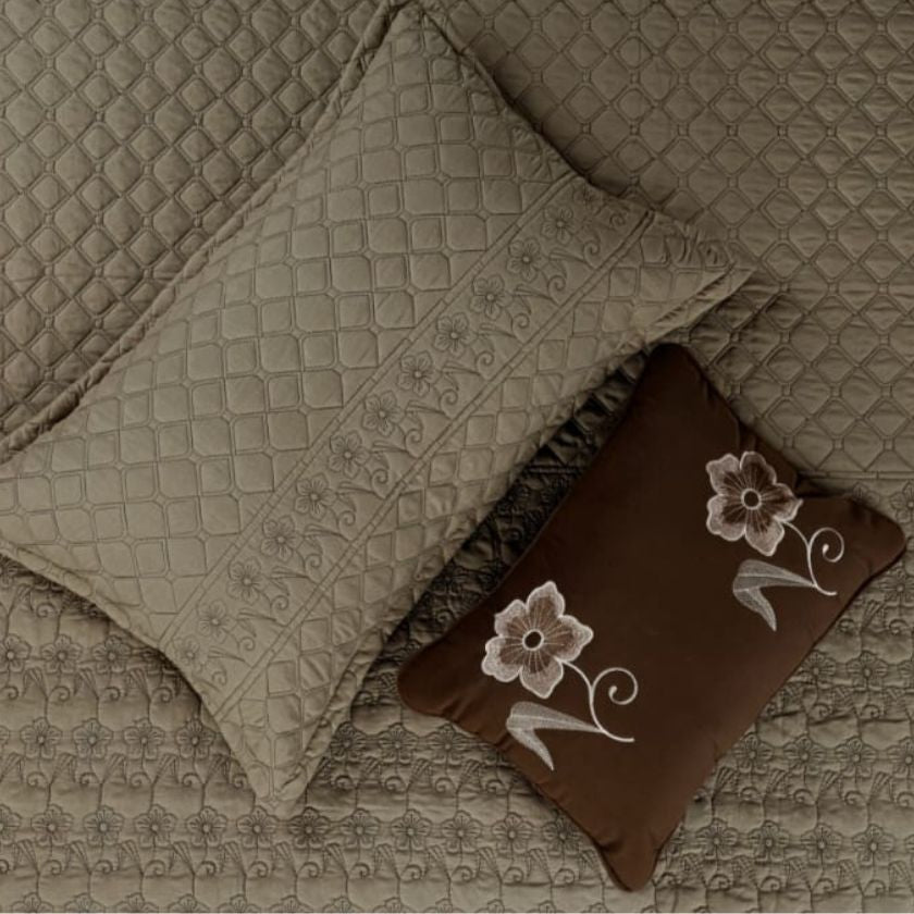 Luxury Flora 6-piece wedding bedding set by The Gharnish, featuring elegant floral design and soft, high-quality fabric.