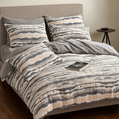 Iconic Wave Design Winter Quilt