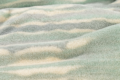 Iconic Wave Design Winter Quilt