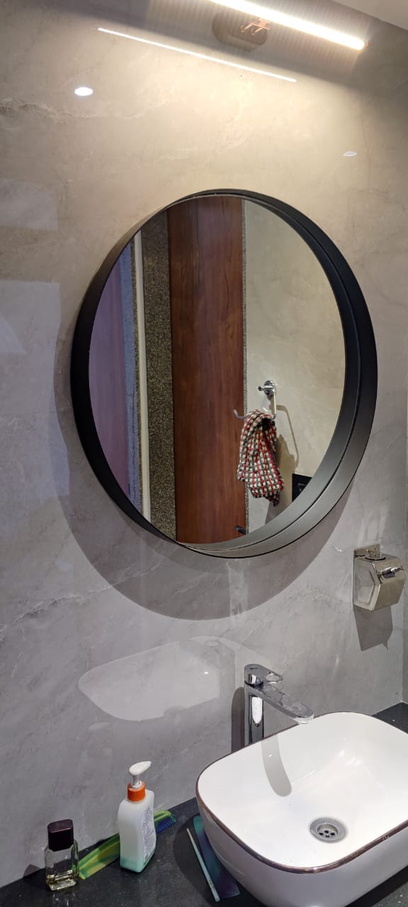 Modern Black Effinito Wall Mirror – Sleek Metal Frame Mirror for Bathroom, Bedroom & Living Room Decor - The Gharnish - A Unit of Satkala Creations