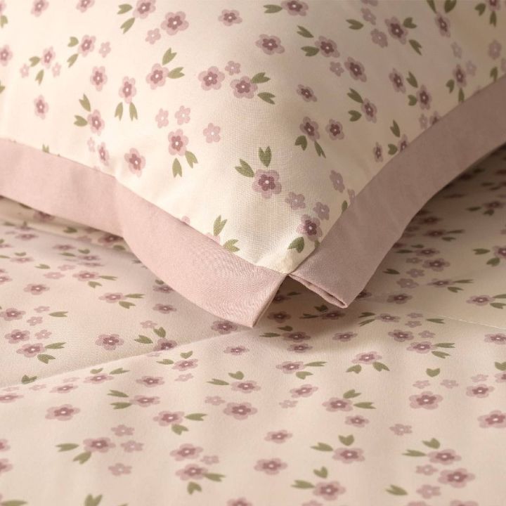 Lilly Floral Print Cotton Quilted 4 Pcs Comforter Set - The Gharnish - A Unit of Satkala Creations
