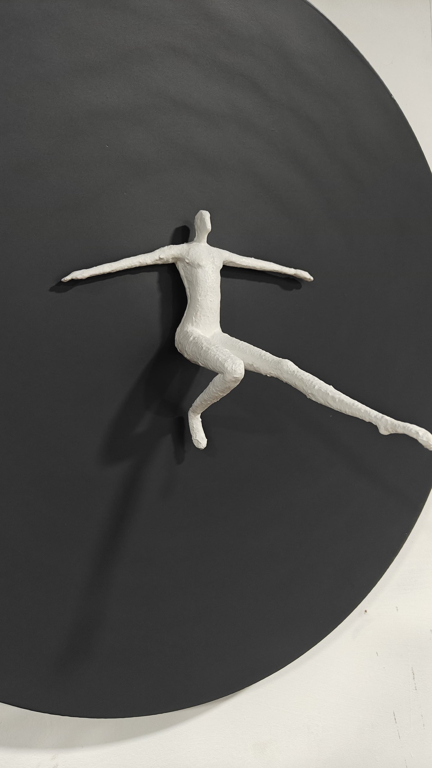 Art of Balance in Motion – Contemporary Wall Sculpture