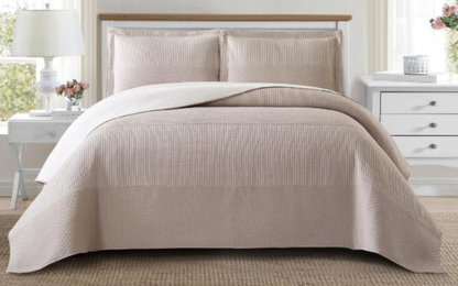Reversible king-size bedding bedcover with lightweight jacquard quilted design by The Gharnish, showcasing intricate patterns.