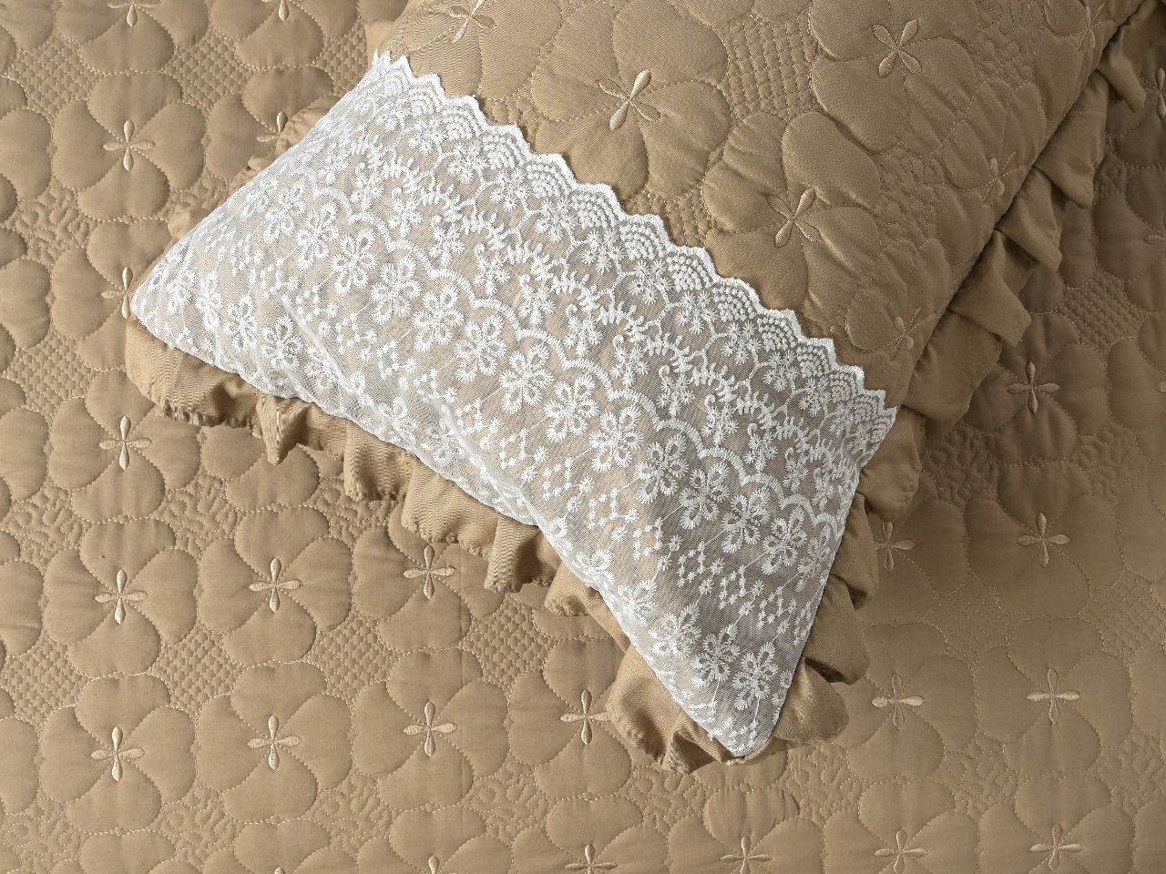 Heaven Beautiful Quilted Laced Bedding Set - The Gharnish - A Unit of Satkala Creations