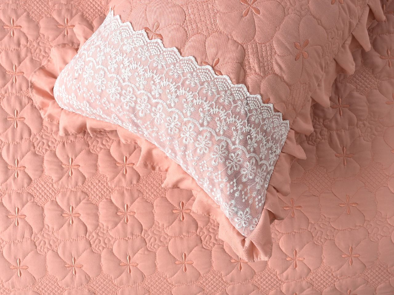 Heaven Beautiful Quilted Laced Bedding Set - The Gharnish - A Unit of Satkala Creations