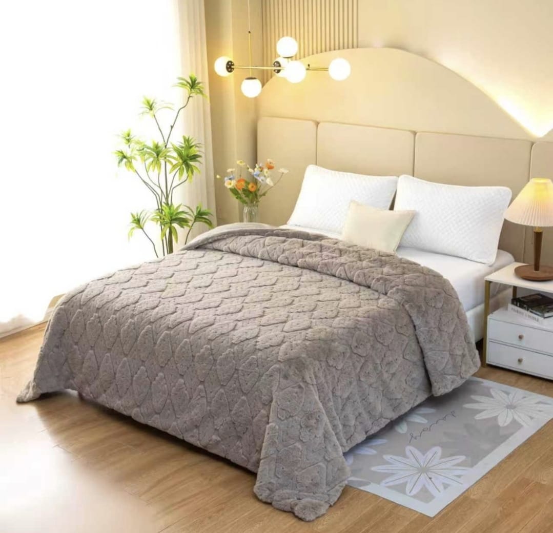 100% Premium & Imported Fur Blanket - The Gharnish - A Unit of Satkala Creations