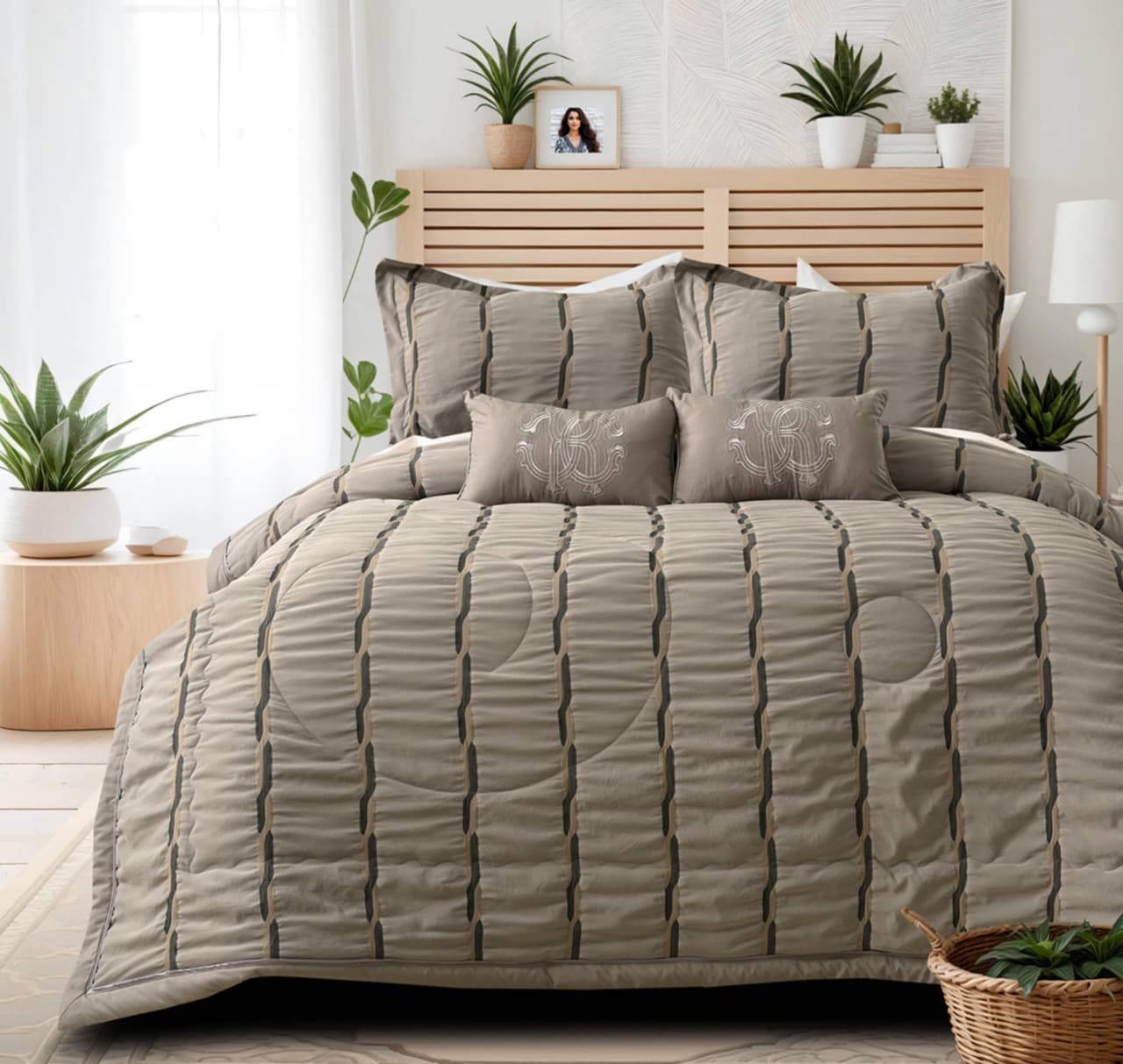 Luxury Summer Breeze Luxe Bedding Set with 6 pieces, soft fabric, and elegant design, perfect for a stylish bedroom.