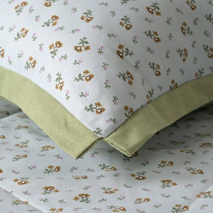 Lilly Floral Print Cotton Quilted 4 Pcs Comforter Set - The Gharnish - A Unit of Satkala Creations