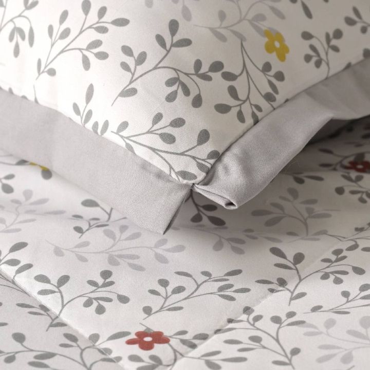 Lilly Floral Print Cotton Quilted 4 Pcs Comforter Set - The Gharnish - A Unit of Satkala Creations