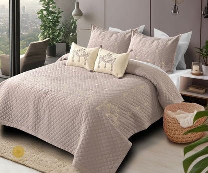 Designer bedding set by The Gharnish featuring 5 pieces, perfect for summer, with stylish and comfortable bedding design.
