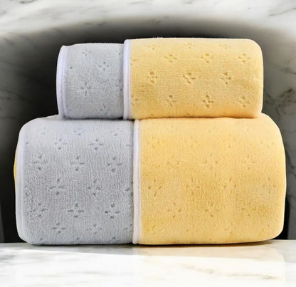 New Imported Twin Shade Reversible Bath Towel - The Gharnish - A Unit of Satkala Creations