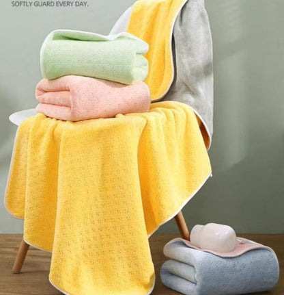 New Imported Twin Shade Reversible Bath Towel - The Gharnish - A Unit of Satkala Creations