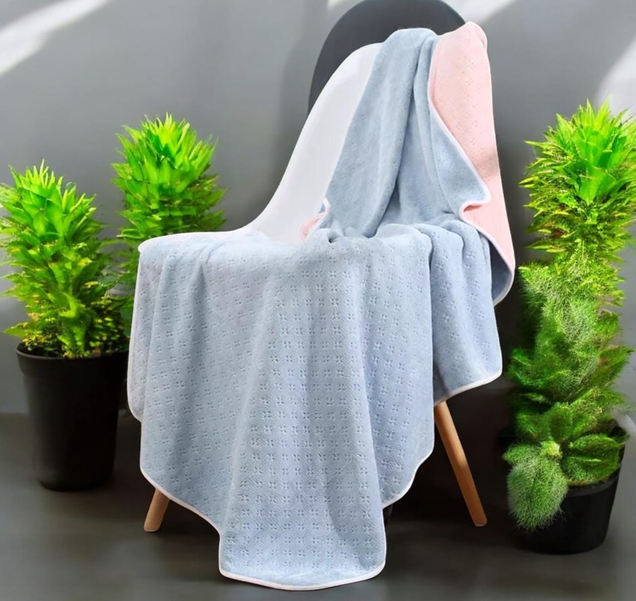 New Imported Twin Shade Reversible Bath Towel - The Gharnish - A Unit of Satkala Creations
