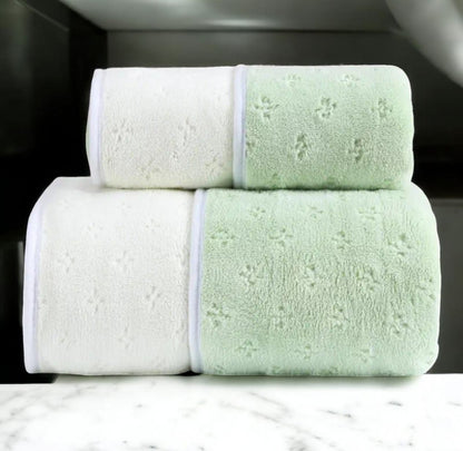 New Imported Twin Shade Reversible Bath Towel - The Gharnish - A Unit of Satkala Creations