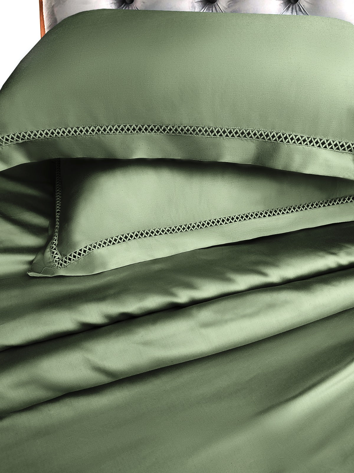 Mapple Designers Pillow and Bedsheet Series 400TC - The Gharnish - A Unit of Satkala Creations