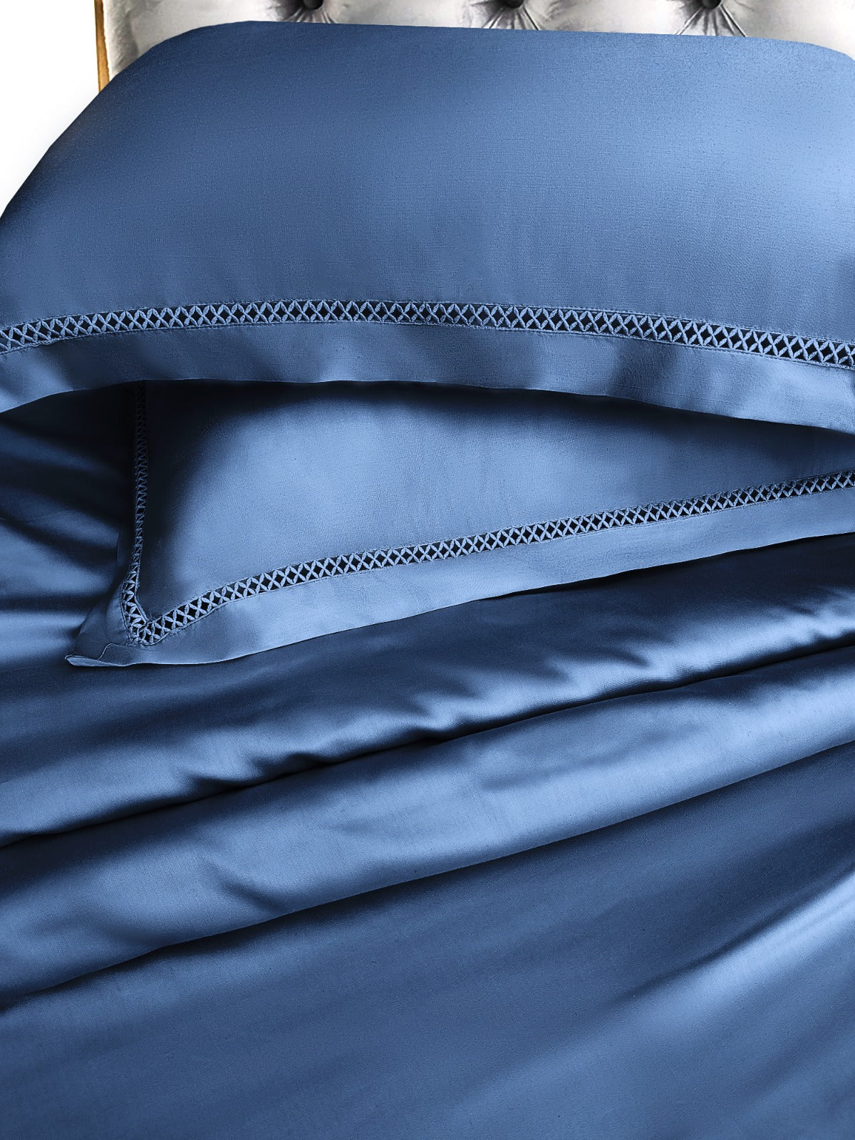 Mapple Designers Pillow and Bedsheet Series 400TC - The Gharnish - A Unit of Satkala Creations