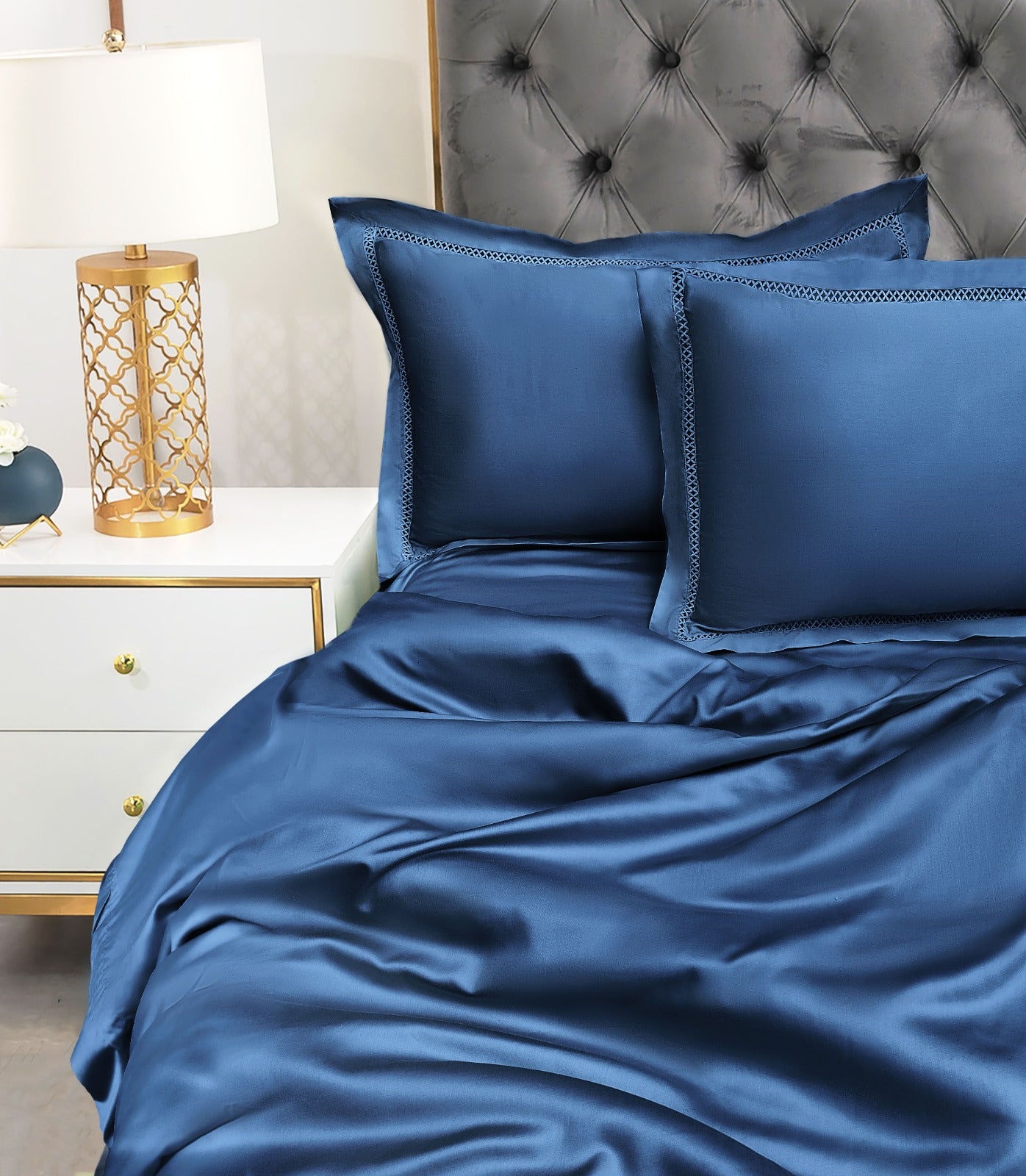 Mapple Designers Pillow and Bedsheet Series 400TC - The Gharnish - A Unit of Satkala Creations