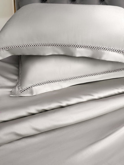 Mapple Designers Pillow and Bedsheet Series 400TC - The Gharnish - A Unit of Satkala Creations