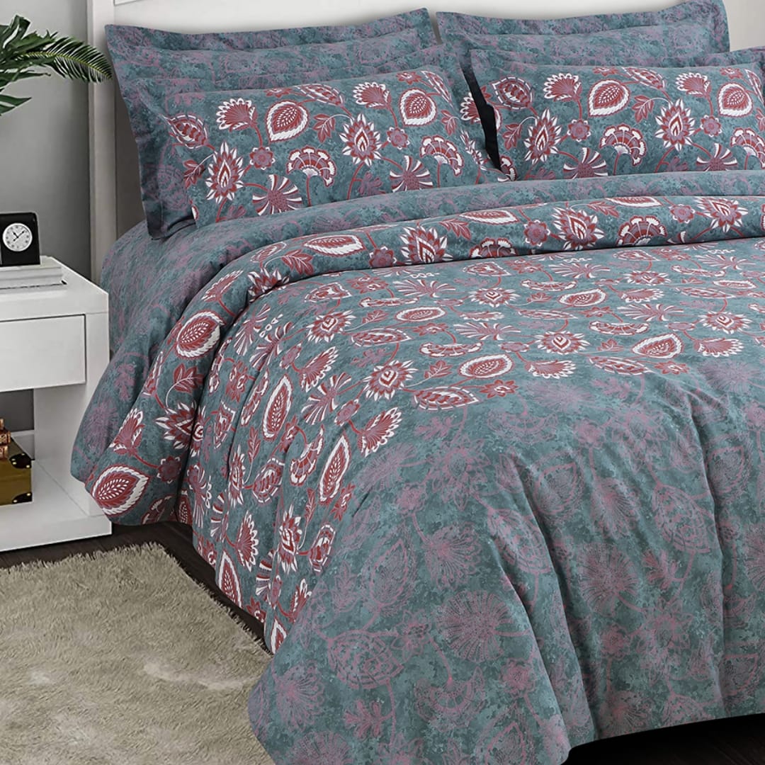 Vintage bedding set by The Gharnish featuring 100% pure cotton bedsheets with intricate patterns and a cozy, classic design.