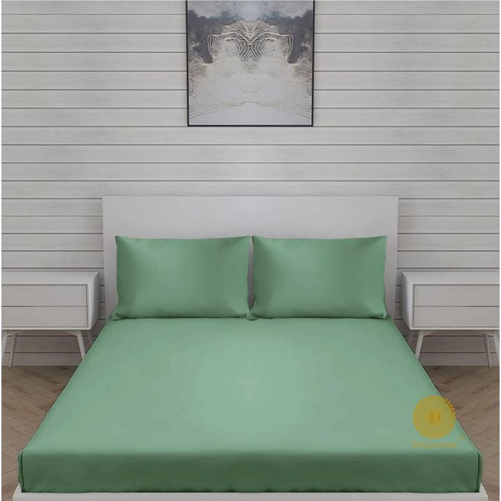 Organic cotton bedsheet from The Gharnish, 300 thread count, soft, smooth bedding with a clean, comfortable look.