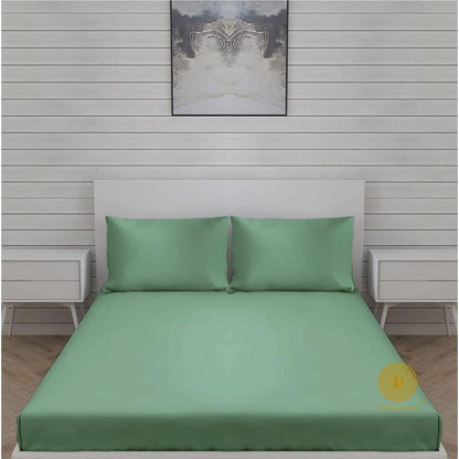 Organic cotton bedsheet from The Gharnish, 300 thread count, soft, smooth bedding with a clean, comfortable look.