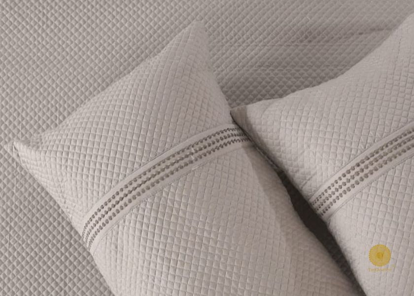Premium quilted bedding set by The Gharnish, 8-piece bed linen with pillows and duvet cover, featuring a stylish, comfortable design.
