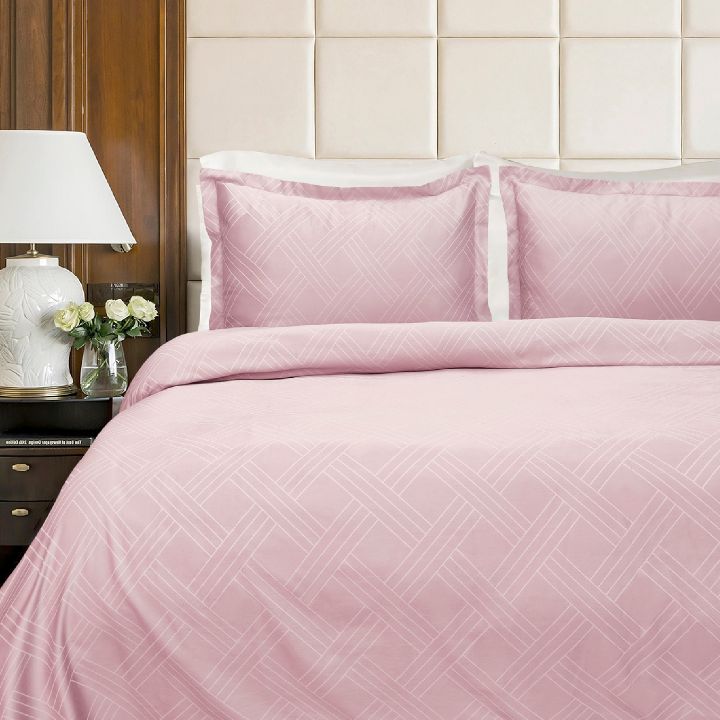 Egyptian Cotton 400 TC king size bedding set by The Gharnish with three soft, luxurious sheets and pillowcases.