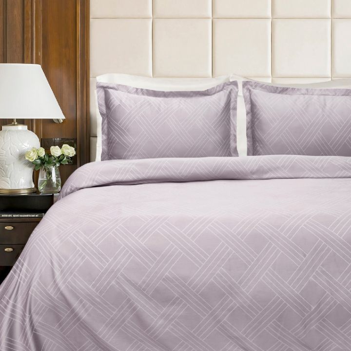 Egyptian Cotton 400 TC king size bedding set by The Gharnish, includes three soft, luxurious bed linens in a stylish design.