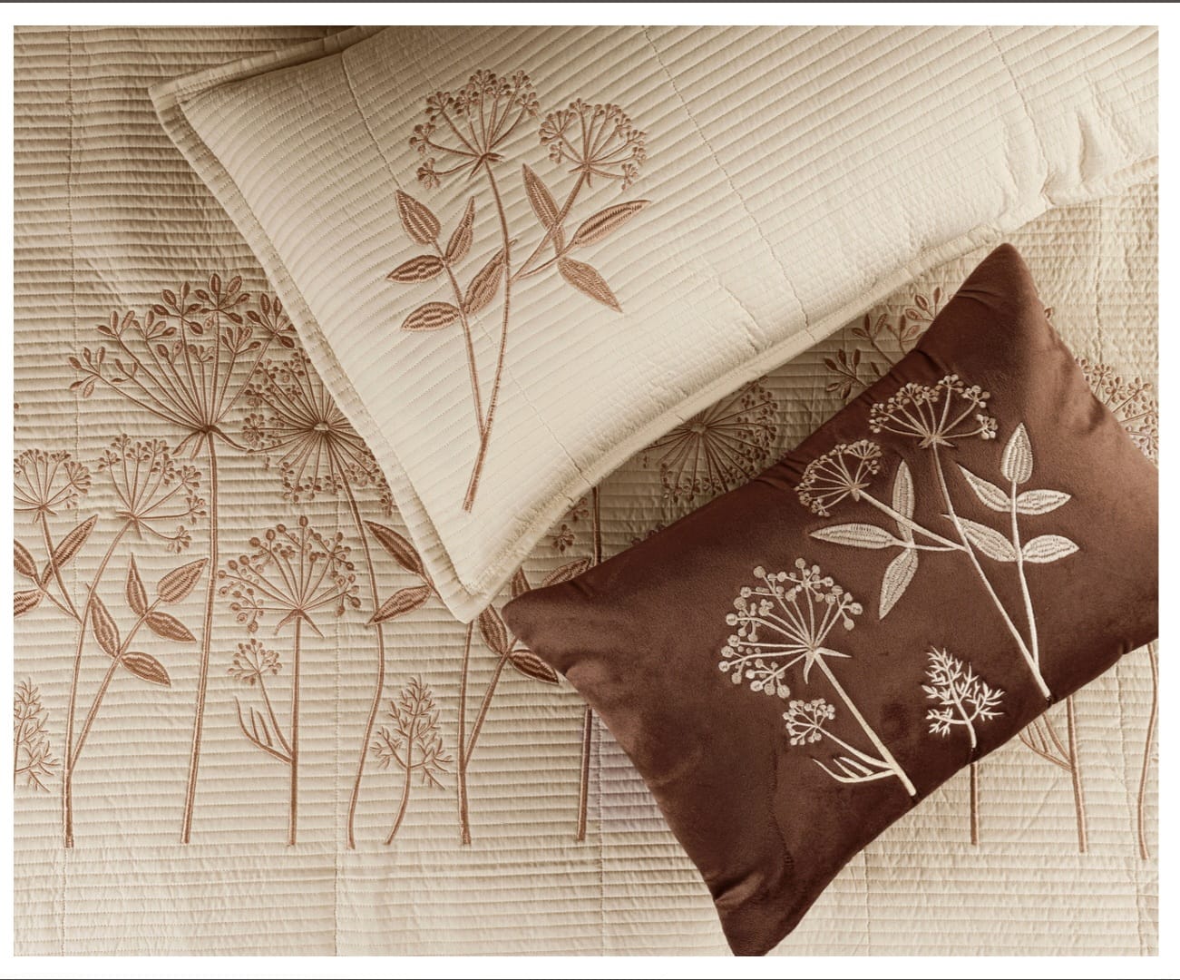 Fern and Petals Quilted Bedding Set of 5 - The Gharnish - A Unit of Satkala Creations