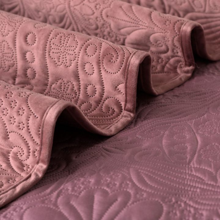 Super Luxurious Quilted  Holland Fabric King Size Bedding Set - The Gharnish - A Unit of Satkala Creations