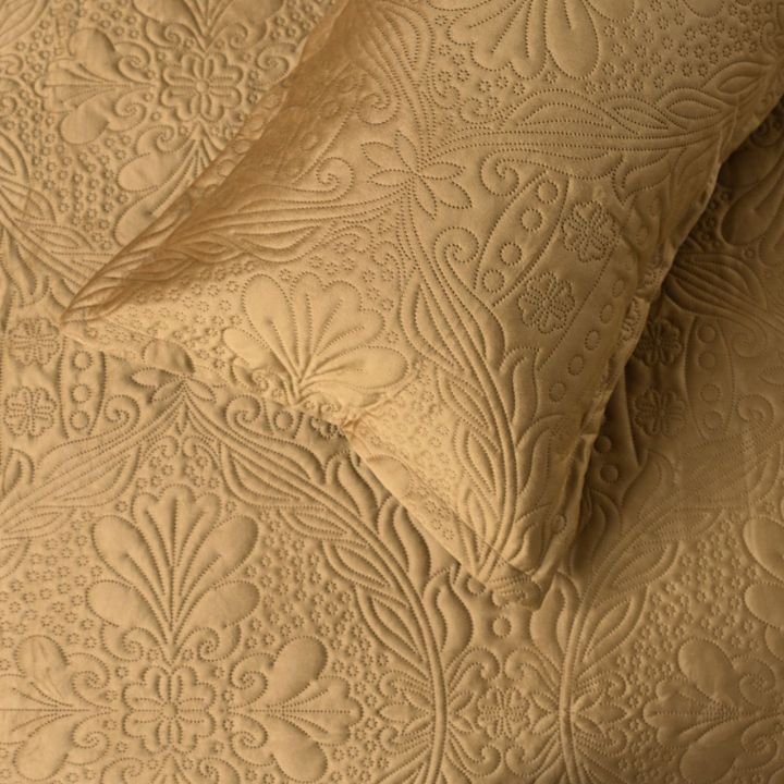 Super Luxurious Quilted  Holland Fabric King Size Bedding Set - The Gharnish - A Unit of Satkala Creations