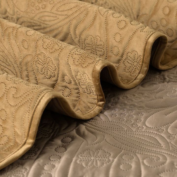 Super Luxurious Quilted  Holland Fabric King Size Bedding Set - The Gharnish - A Unit of Satkala Creations