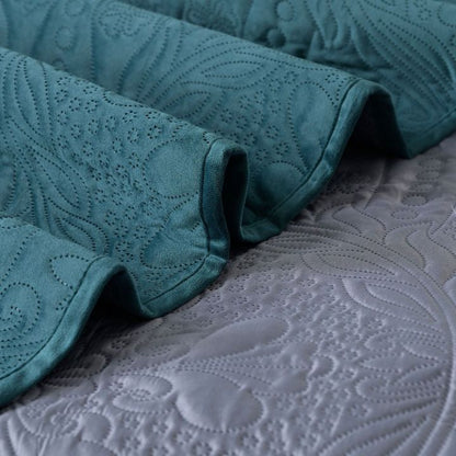 Super Luxurious Quilted  Holland Fabric King Size Bedding Set - The Gharnish - A Unit of Satkala Creations