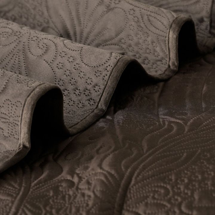 Super Luxurious Quilted  Holland Fabric King Size Bedding Set - The Gharnish - A Unit of Satkala Creations
