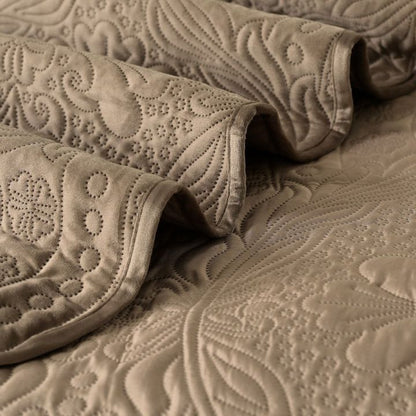 Super Luxurious Quilted  Holland Fabric King Size Bedding Set - The Gharnish - A Unit of Satkala Creations