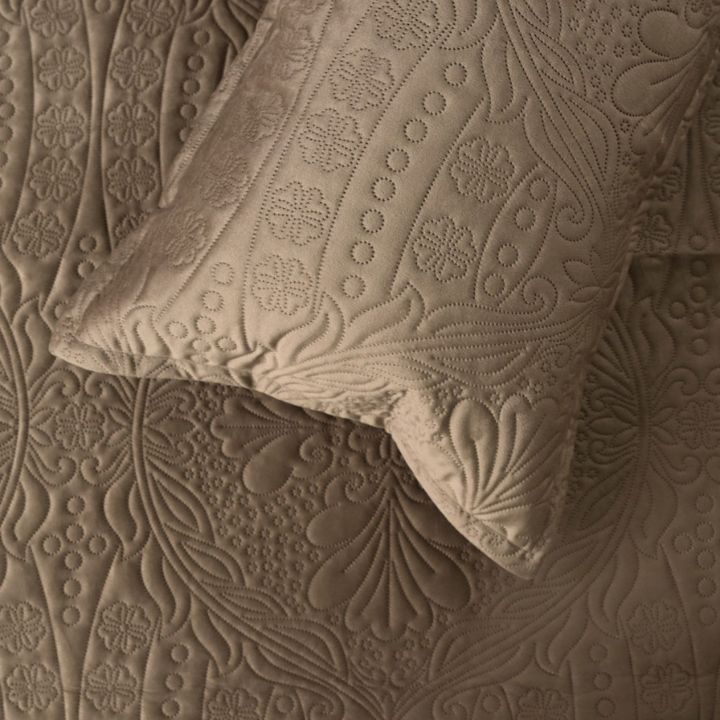 Super Luxurious Quilted  Holland Fabric King Size Bedding Set - The Gharnish - A Unit of Satkala Creations