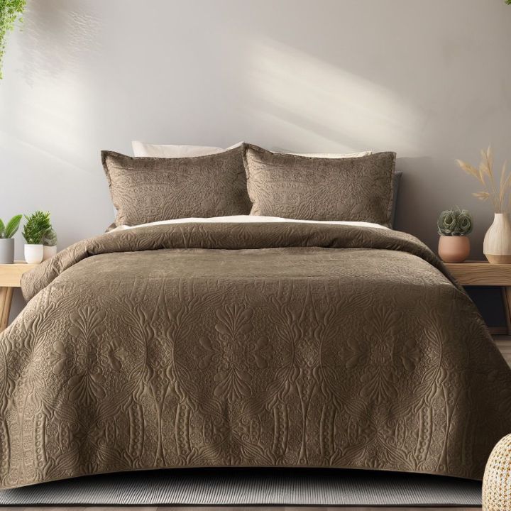 Super Luxurious Quilted  Holland Fabric King Size Bedding Set - The Gharnish - A Unit of Satkala Creations