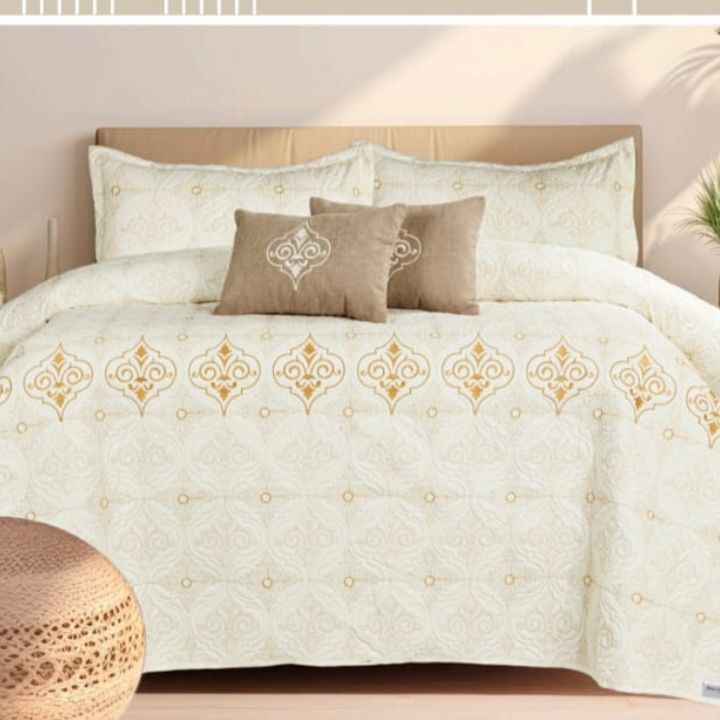 Zara Beautiful Pattern Quilted Bedding Set of 5 Pcs - The Gharnish - A Unit of Satkala Creations