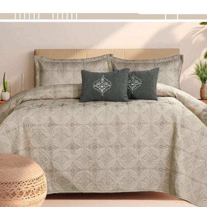 Zara Beautiful Pattern Quilted Bedding Set of 5 Pcs - The Gharnish - A Unit of Satkala Creations