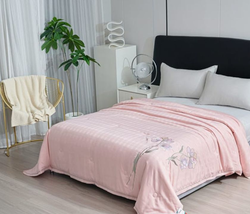 The Gharnish Ulta Luxurious Series imported all-weather comforter in a cozy, plush fabric, perfect for year-round comfort.