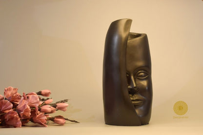 Half Covered Face Modren Art Vase - The Gharnish - A Unit of Satkala Creations