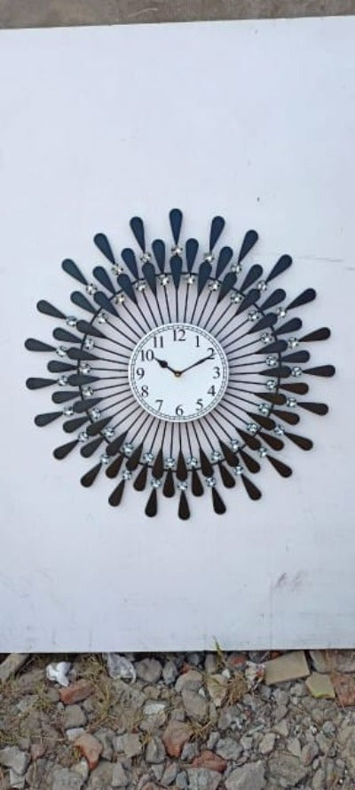 Diamonds Metallic Wall Clock ( Dia 24 x 24 Inches )