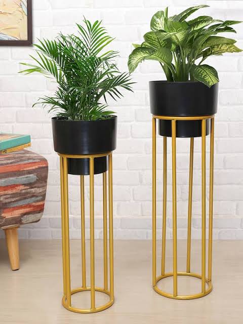 Set of 2 Planters with Stand ( 30 and 25 inches )