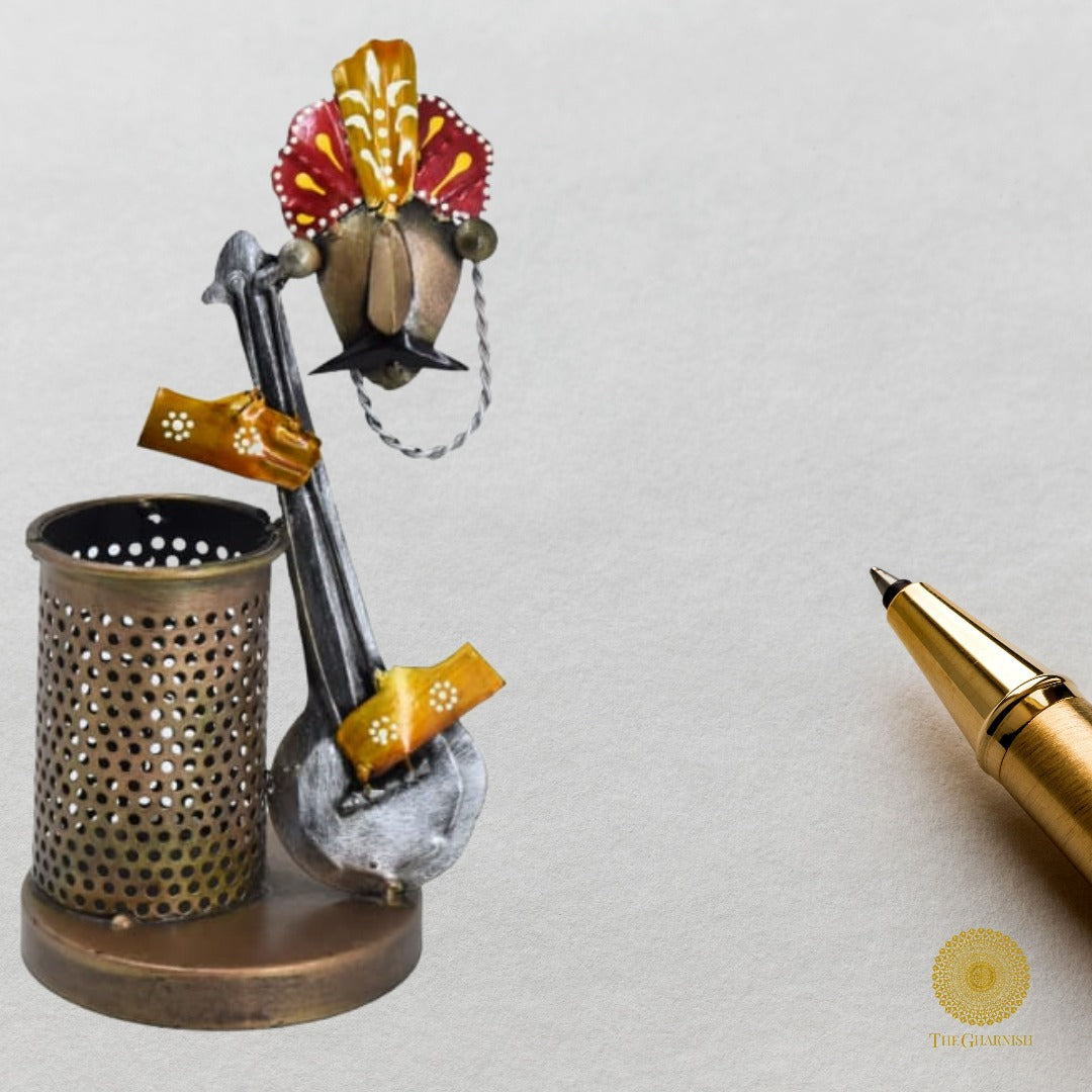 Man With Guitar Pen Stand - The Gharnish - A Unit of Satkala Creations